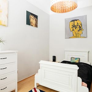Wind Queen Apartment